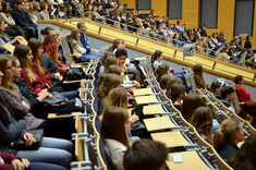 [FOTO] Rekordowa liczba zgłoszeń na seminarium chemiczne